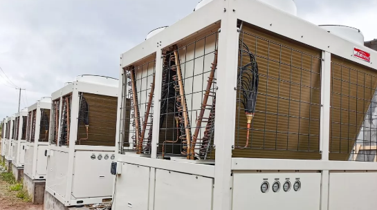 養(yǎng)鴨場老板：熱泵供暖溫度高，費用比燒煤還省！